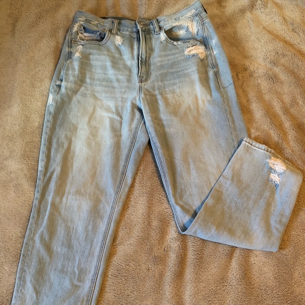 American Eagle Distressed Jeans